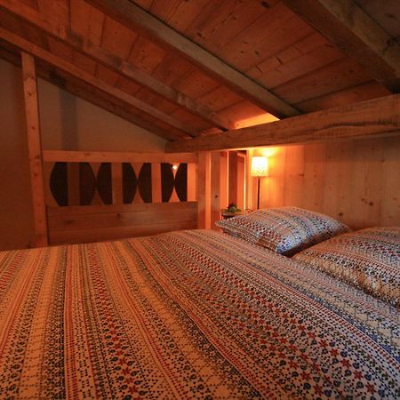 Bed and Breakfast Domaine Des Brouilles Malafretaz Zimmer foto