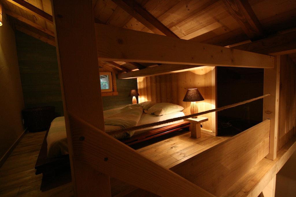 Bed and Breakfast Domaine Des Brouilles Malafretaz Zimmer foto